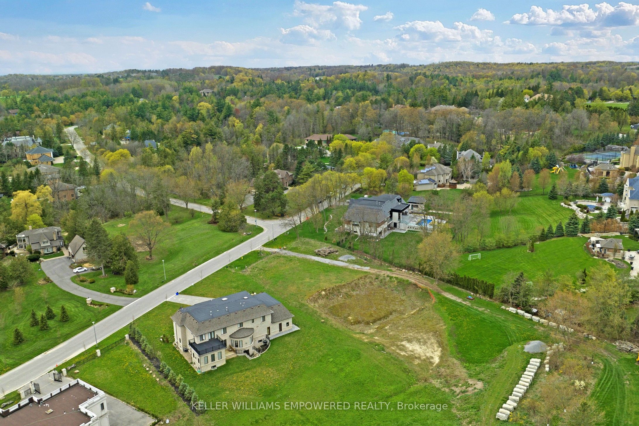 15 Honey Locust Court Property Photo 12