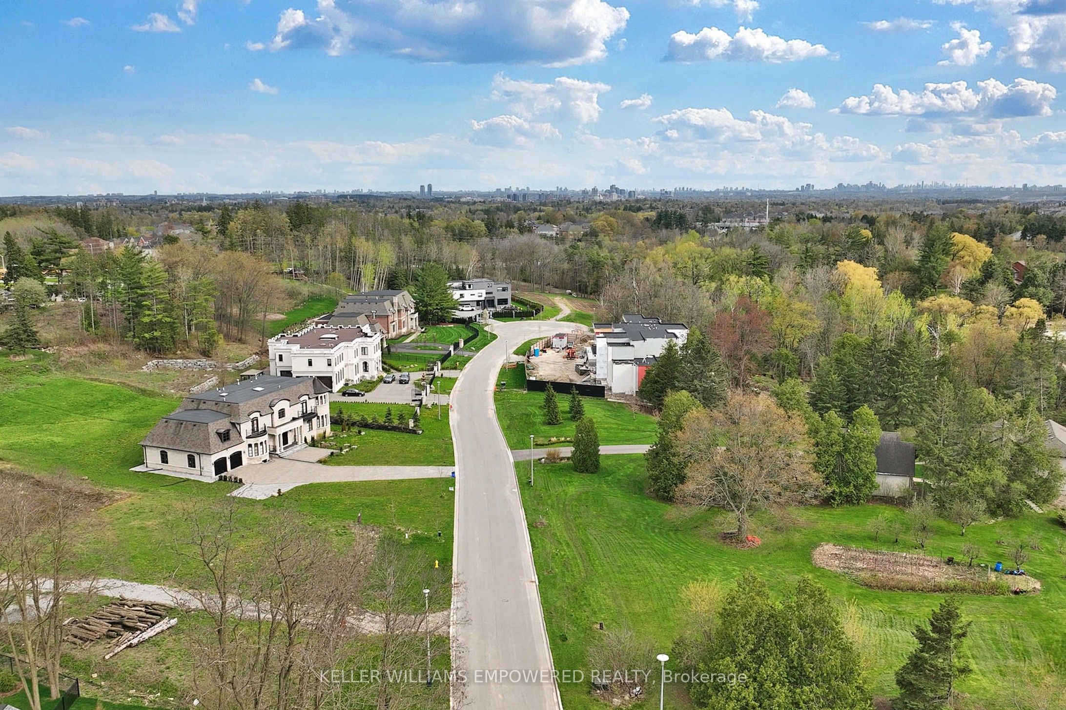 15 Honey Locust Court Property Photo 14