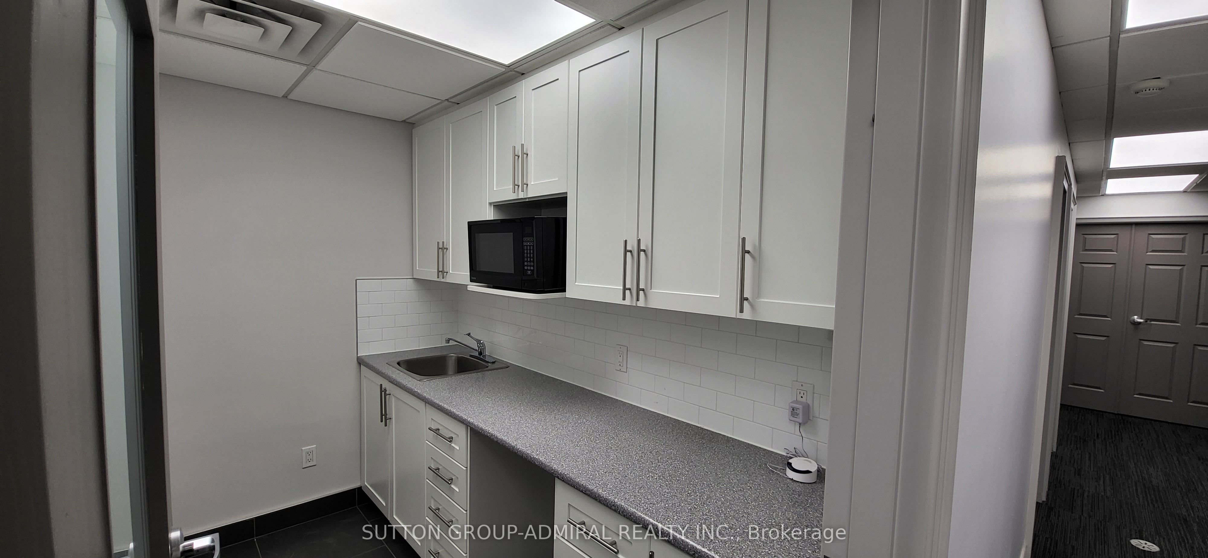 #12 - 30 Wertheim Court Property Photo 6