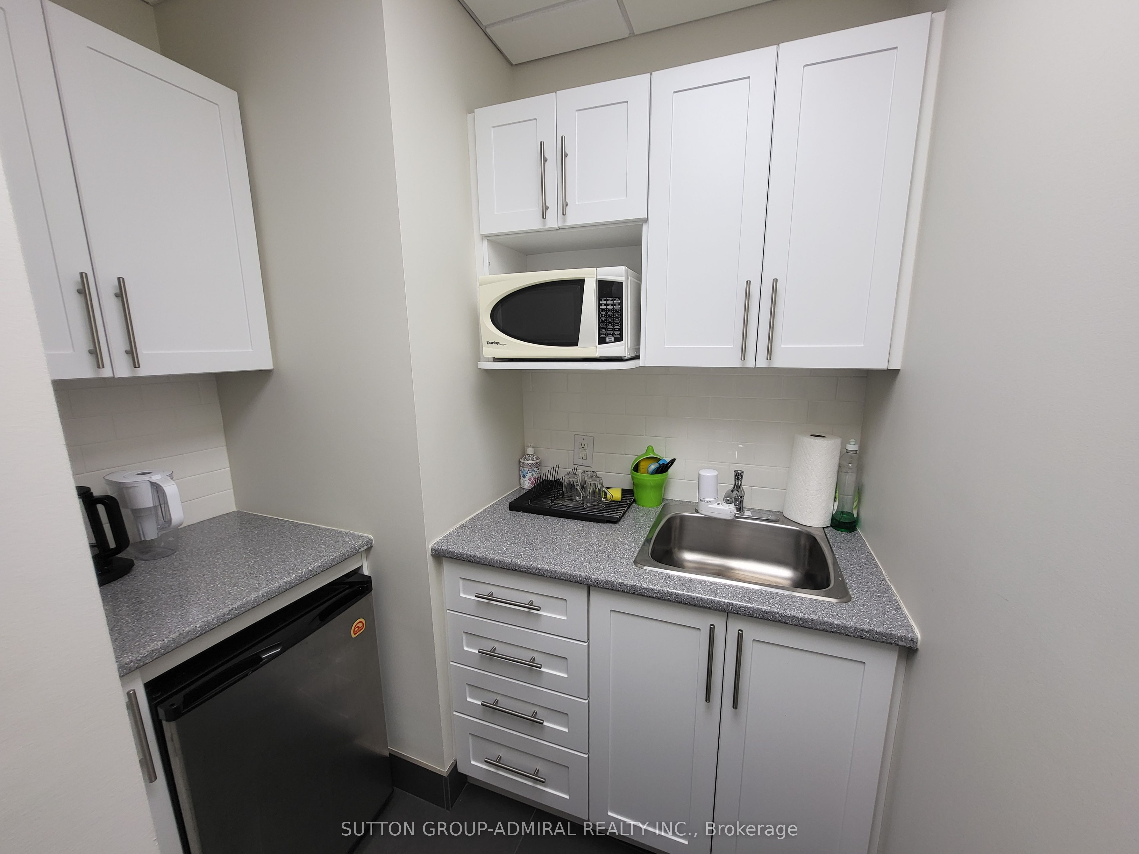 #12 - 30 Wertheim Court Property Photo 21