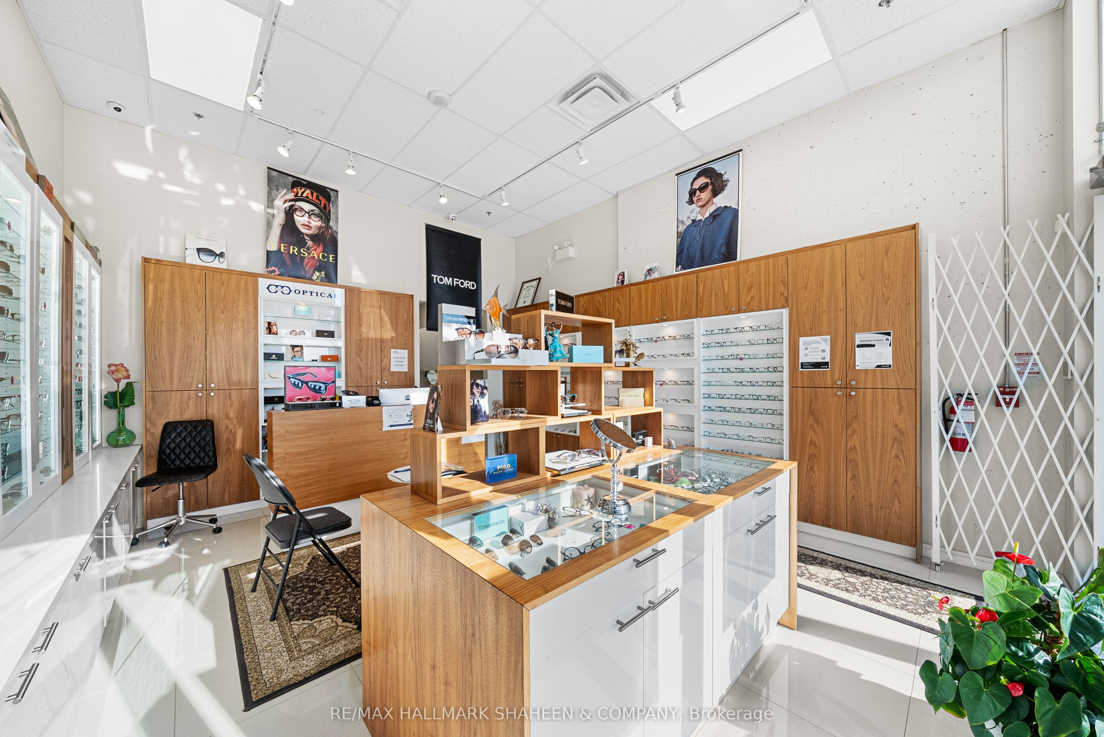 #b10 - 9610 Yonge Street Property Photo 4