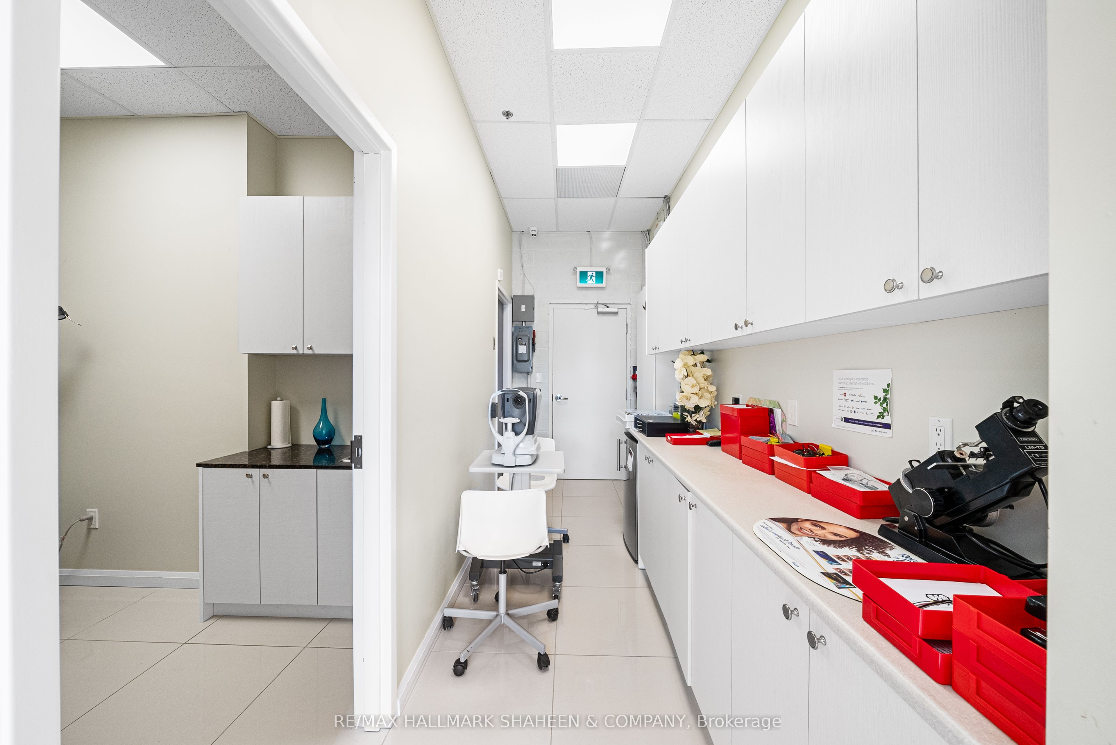 #b10 - 9610 Yonge Street Property Photo 7
