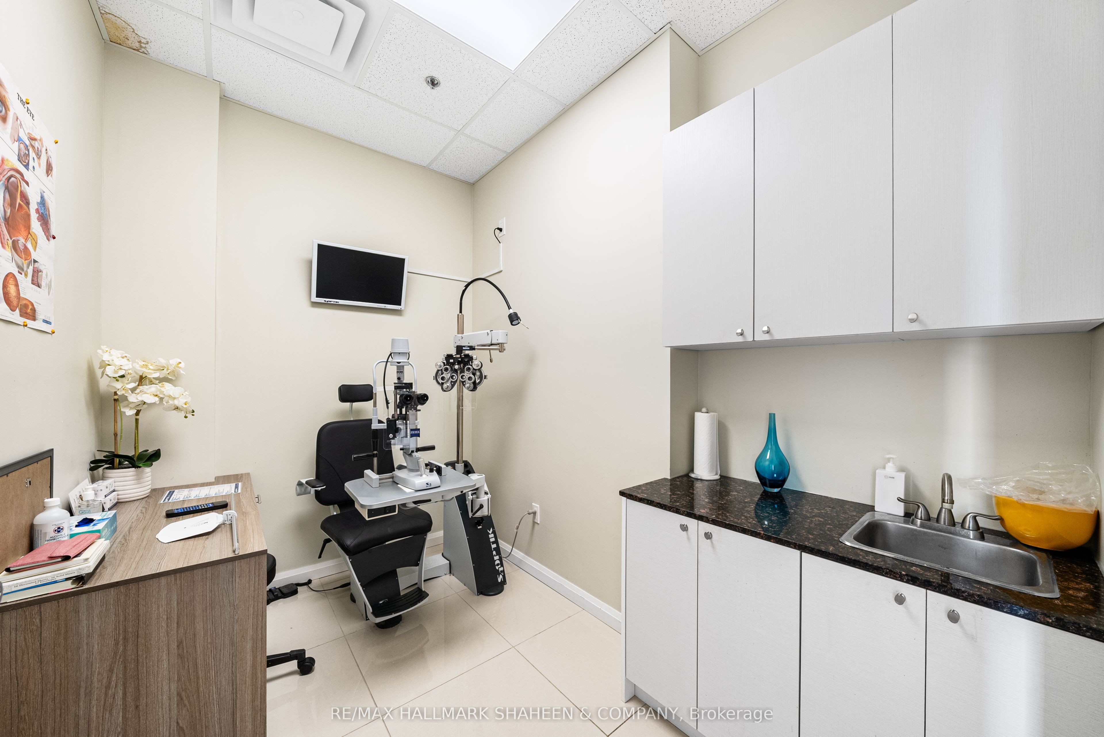#b10 - 9610 Yonge Street Property Photo 8