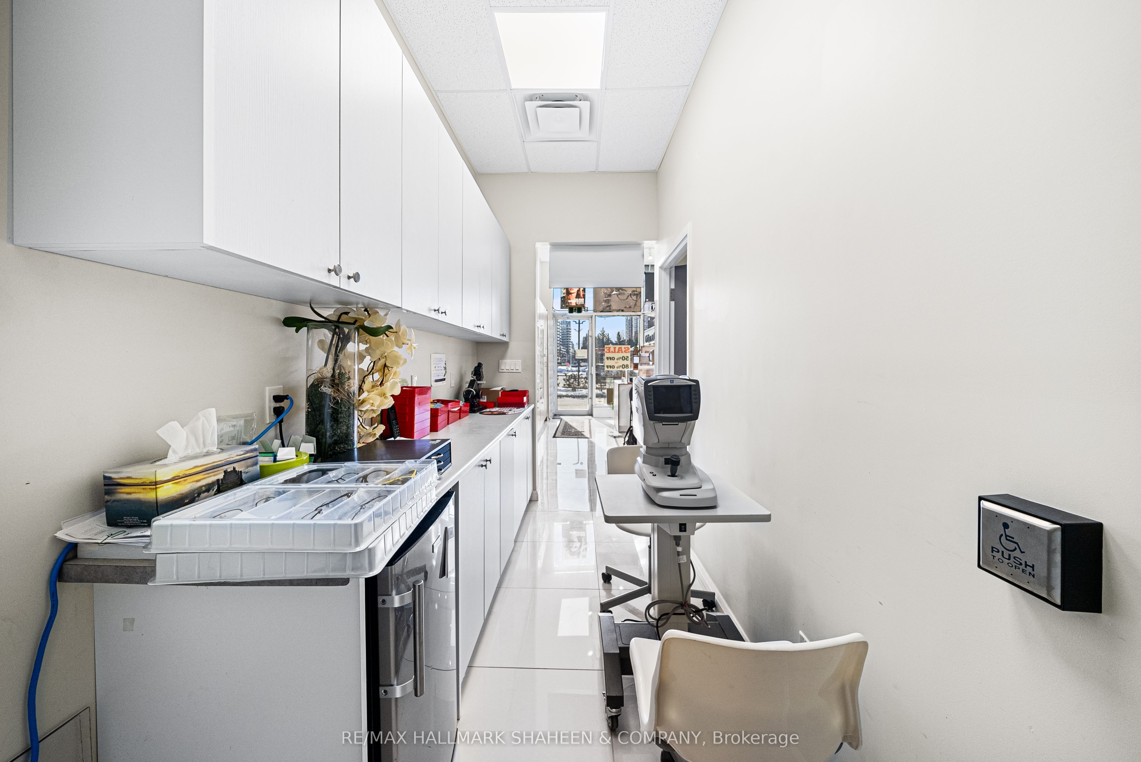#b10 - 9610 Yonge Street Property Photo 9