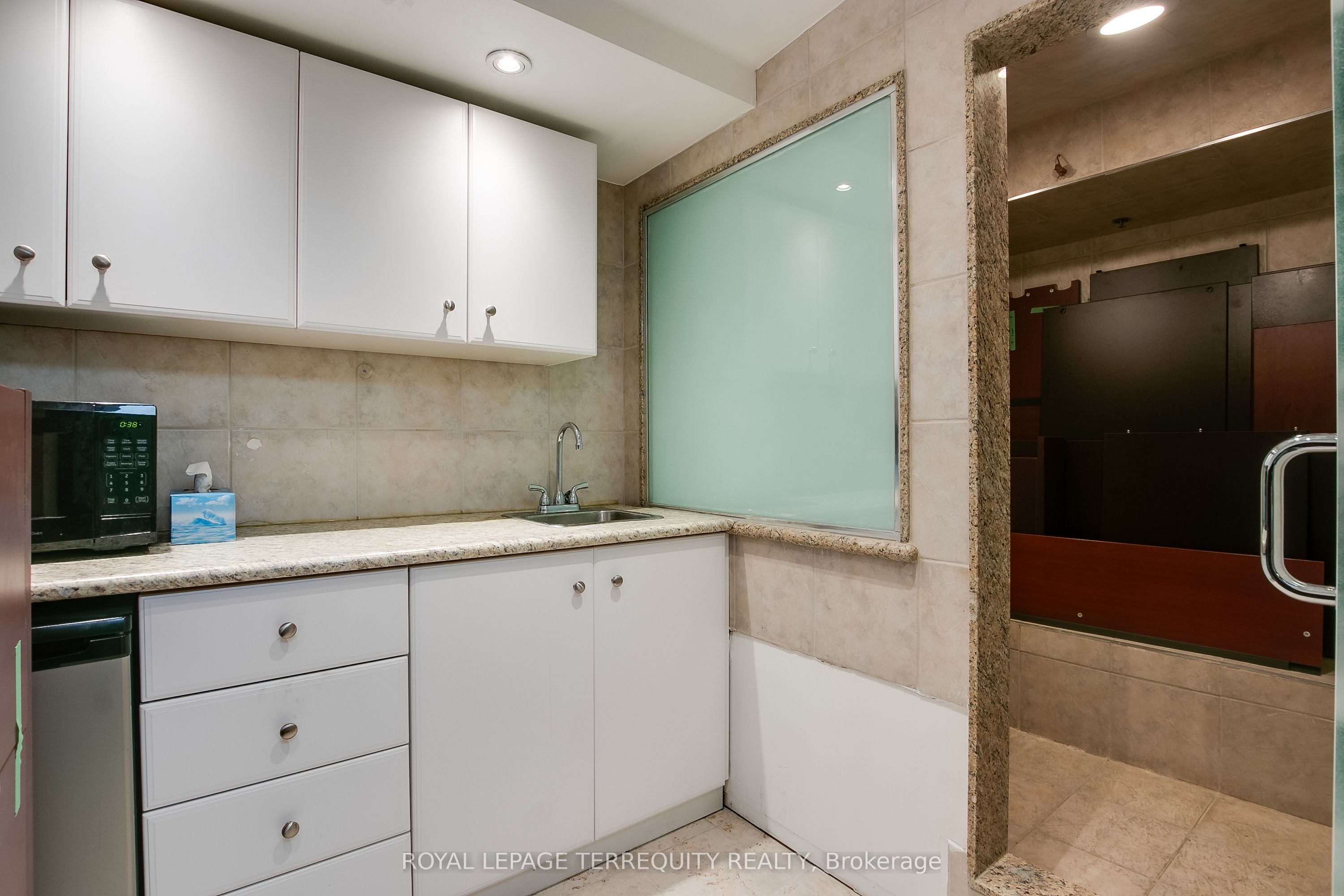 #8 - 603 Millway Avenue Property Photo 10