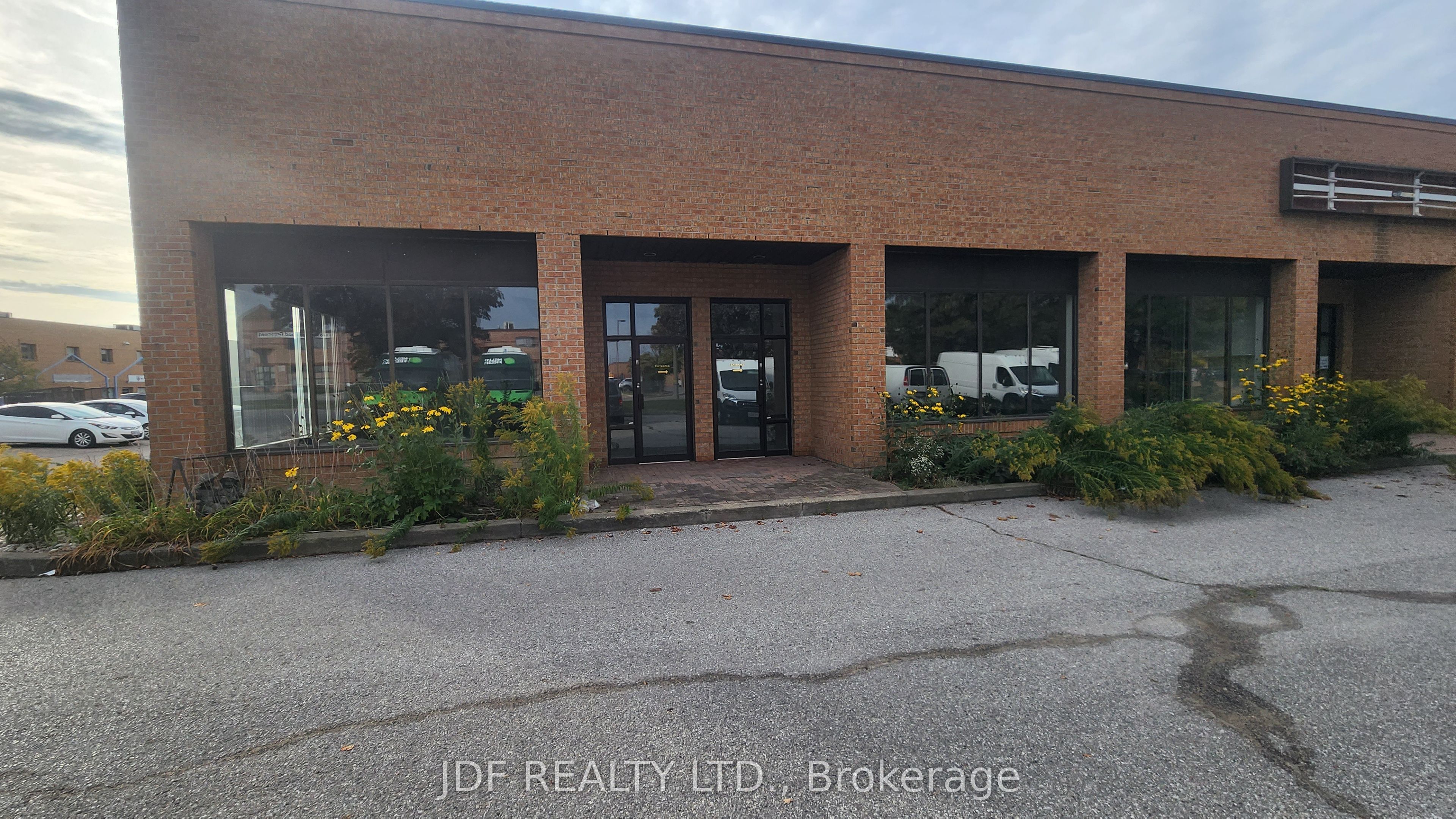 #11-14 - 577 Edgeley Boulevard Property Photo 1
