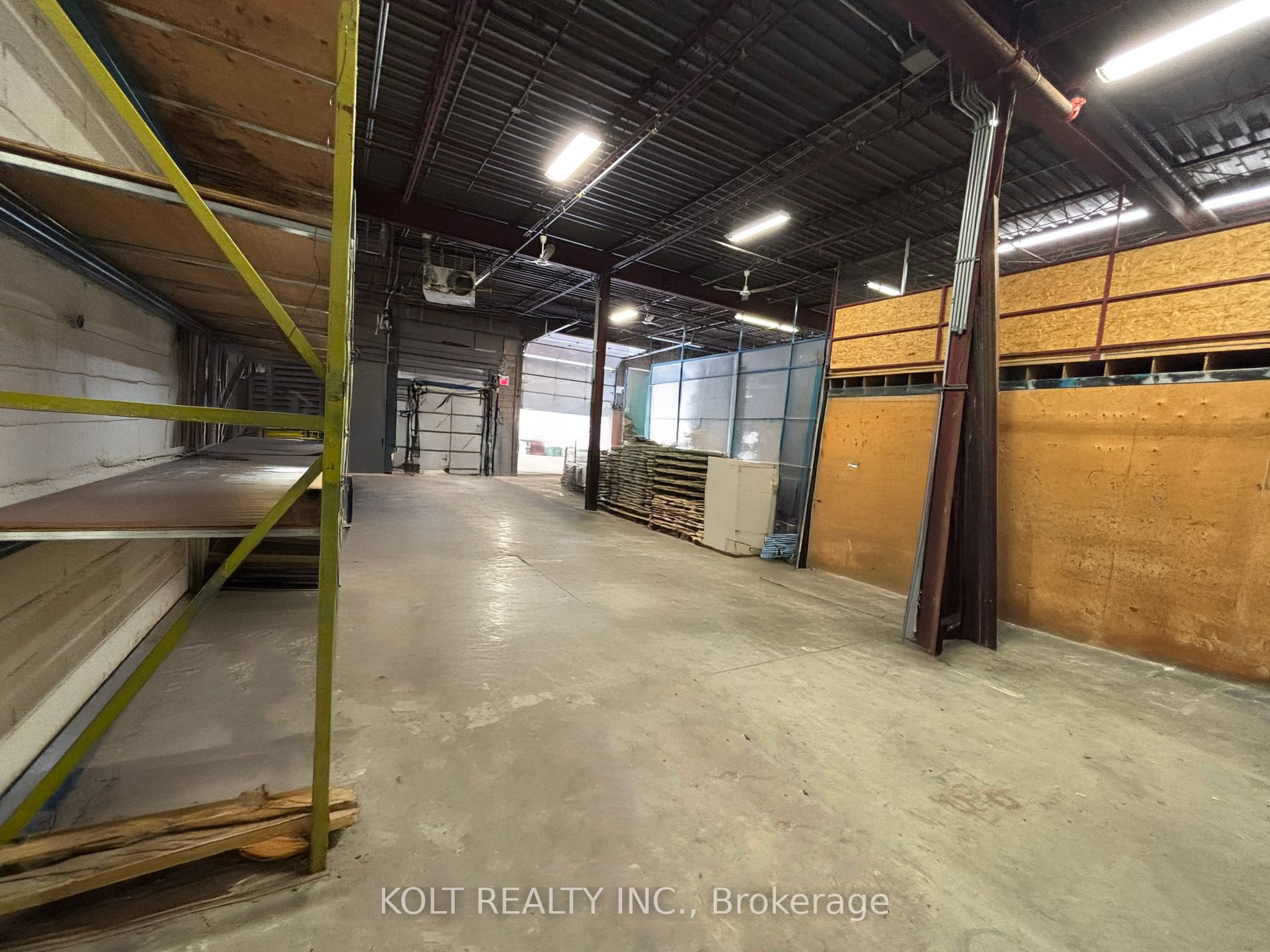 80 Esna Park Dr Property Photo 2