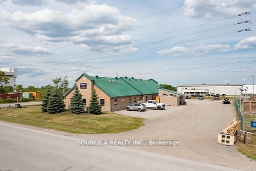 3399 9th Line Property Photo 2