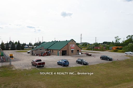 3399 9th Line Property Photo 4