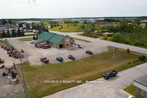 3399 9th Line Property Photo 5