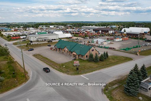 3399 9th Line Property Photo 6