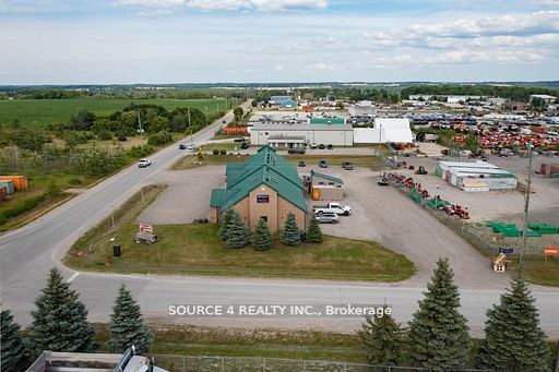 3399 9th Line Property Photo 7