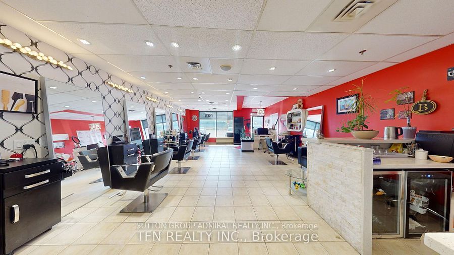 #1b - 1102 Centre Street Property Photo 5