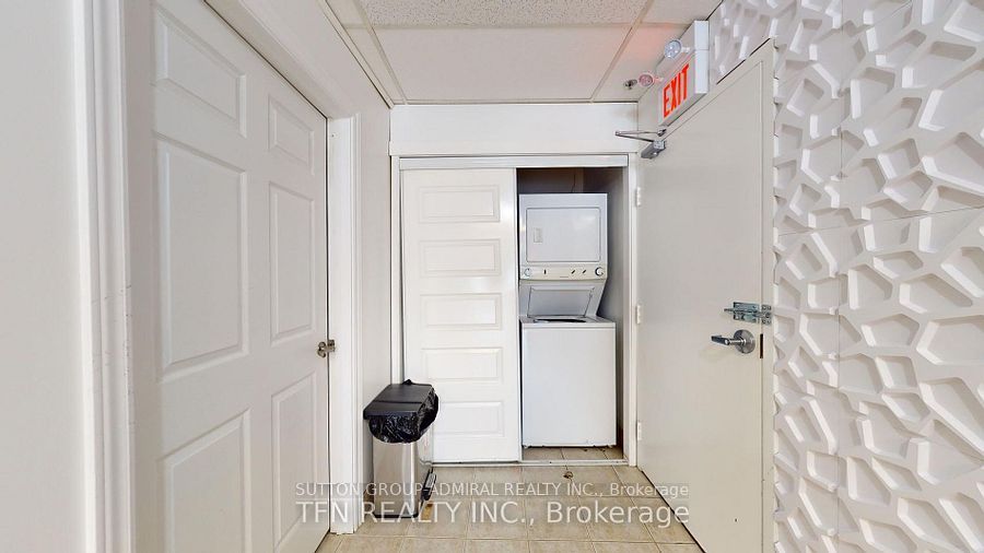 #1b - 1102 Centre Street Property Photo 30