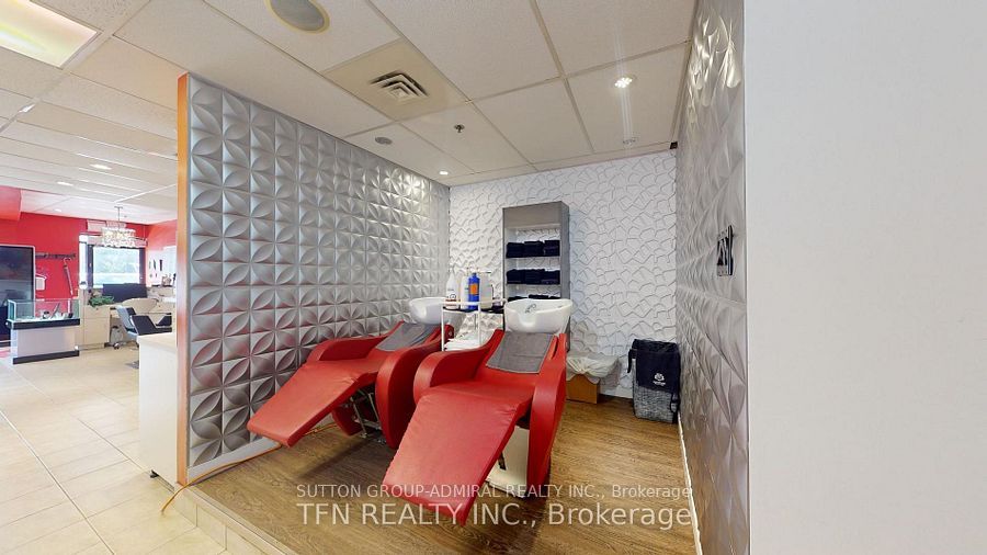 #1b - 1102 Centre Street Property Photo 31