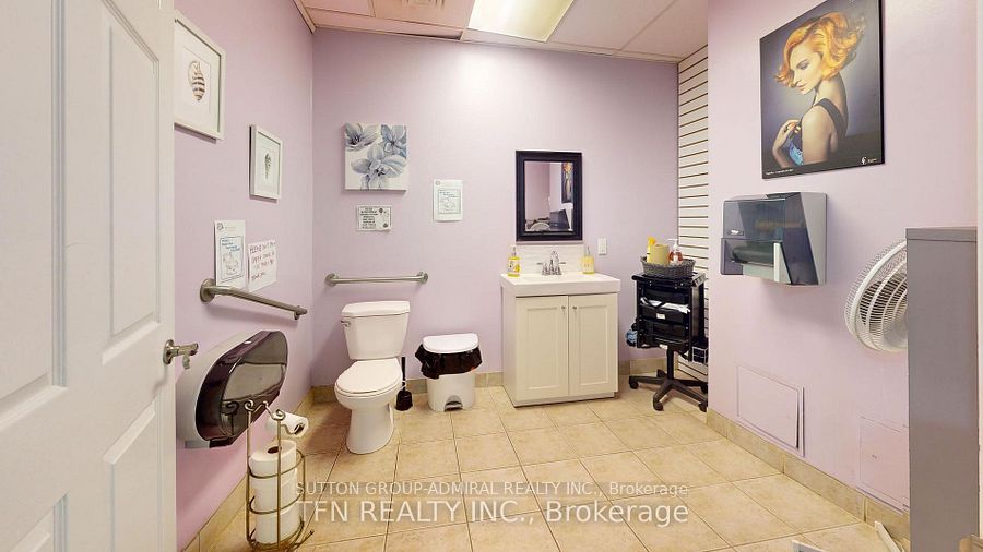 #1b - 1102 Centre Street Property Photo 33