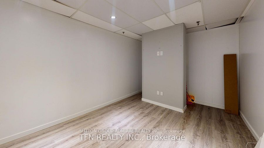#1b - 1102 Centre Street Property Photo 36