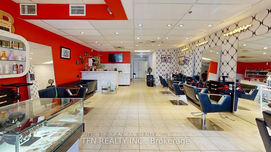 #1b - 1102 Centre Street Property Photo 39