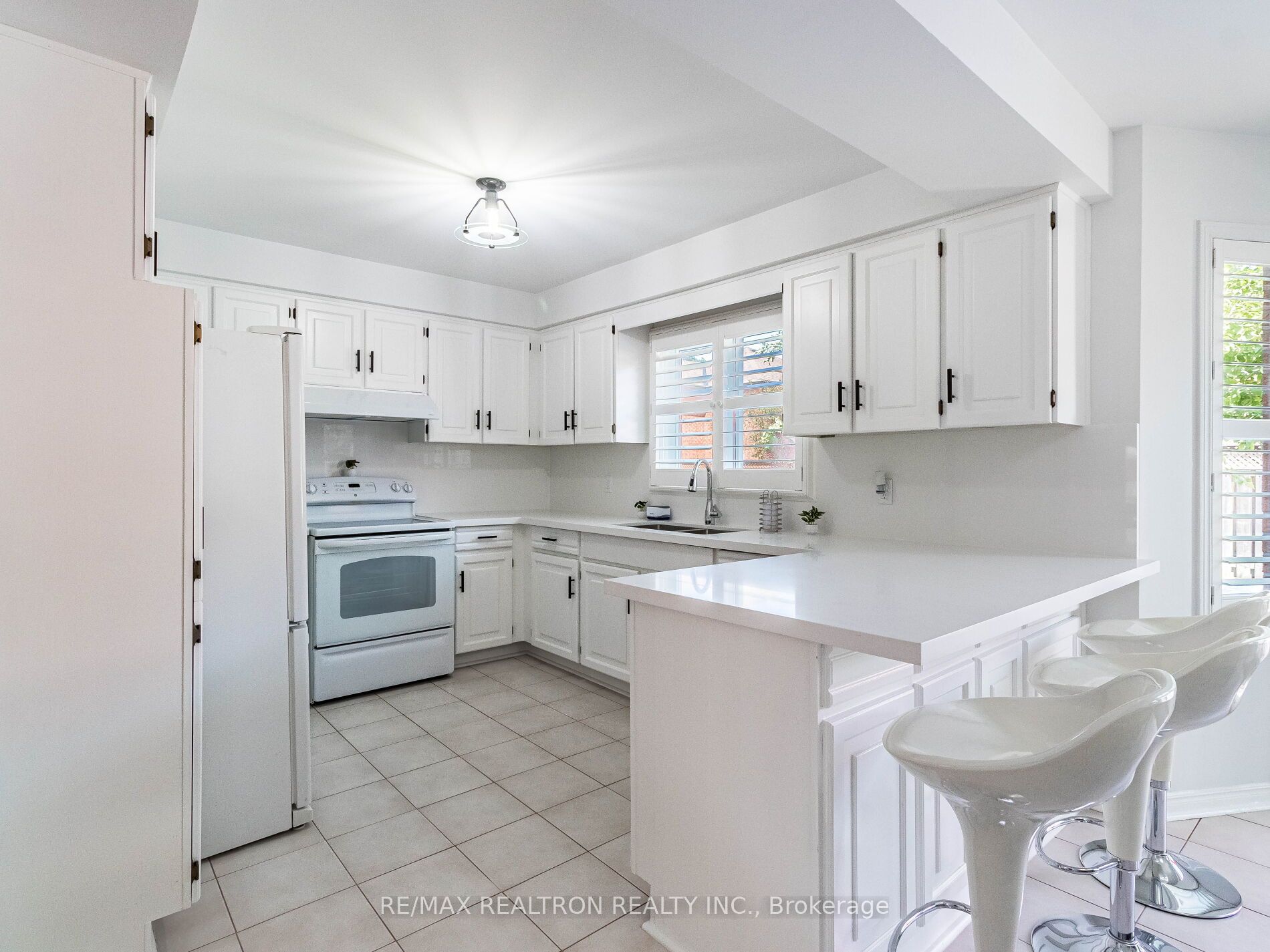 66 Nimbus Place Property Photo 6