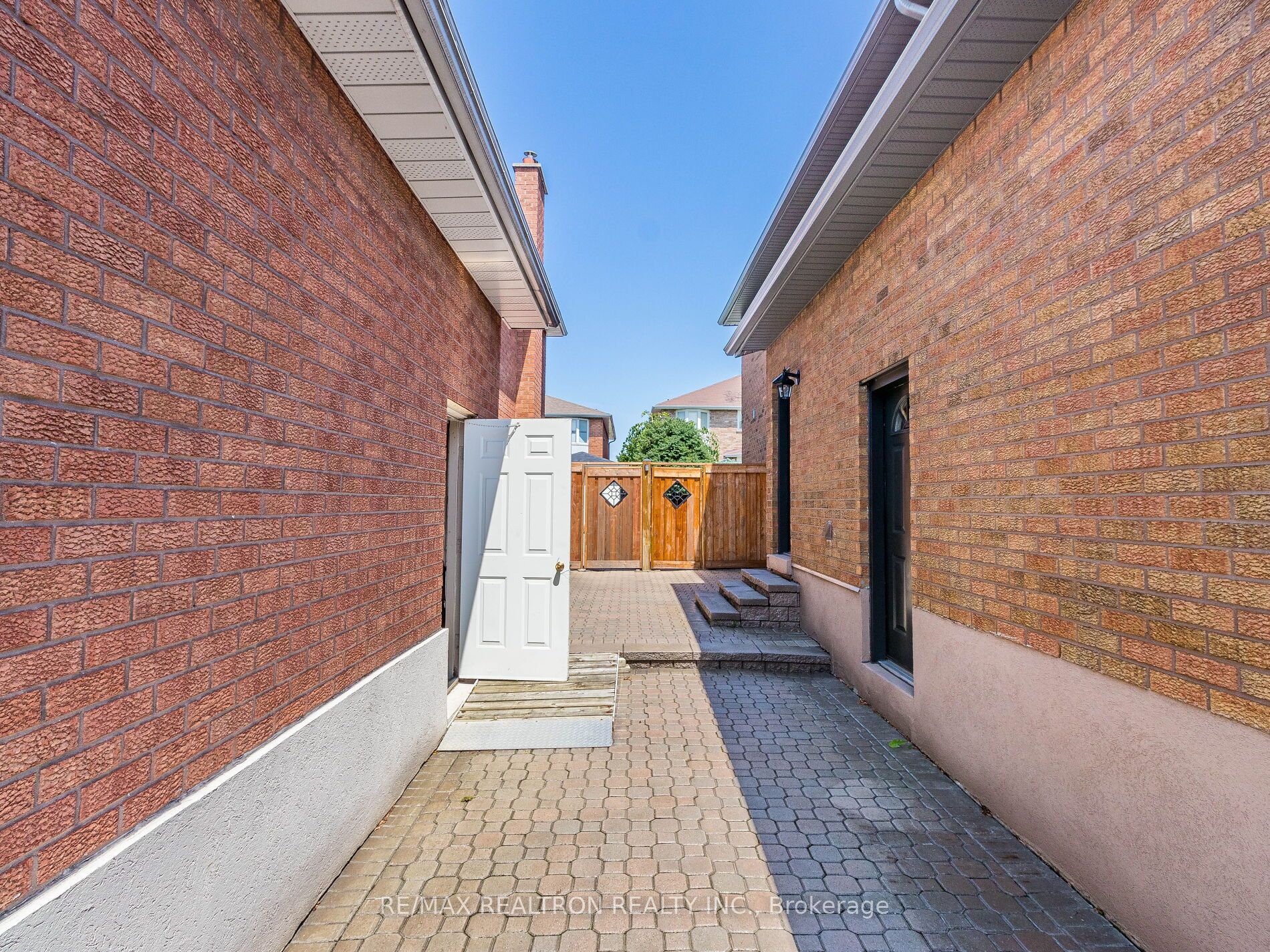 66 Nimbus Place Property Photo 39