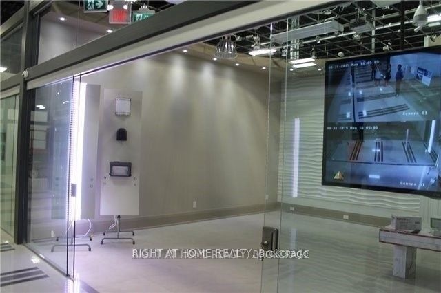 #369 - 7250 Keele Street Property Photo 2