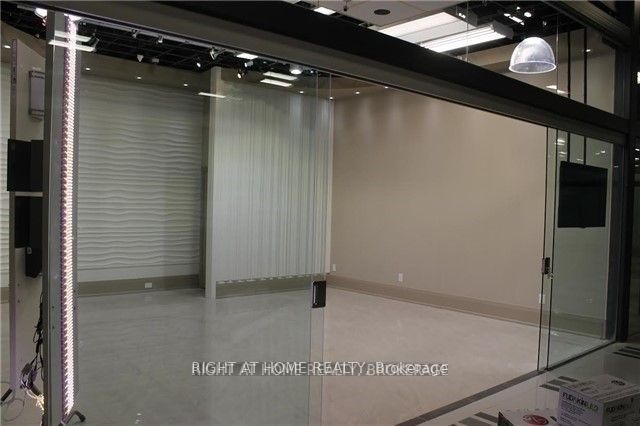 #369 - 7250 Keele Street Property Photo 4