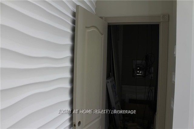 #369 - 7250 Keele Street Property Photo 5