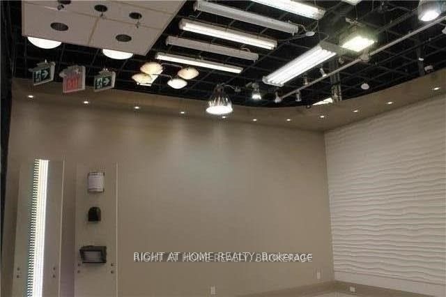 #369 - 7250 Keele Street Property Photo 6