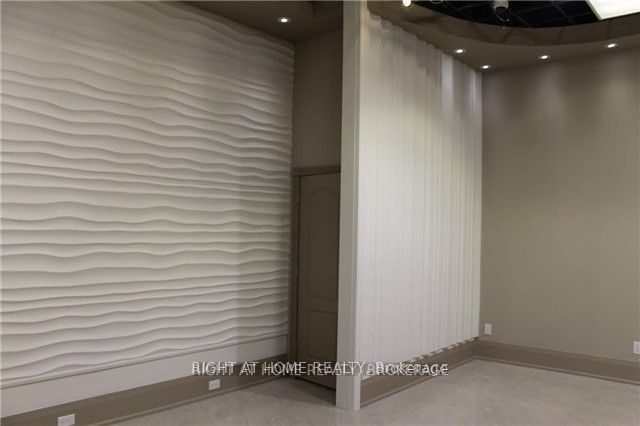 #369 - 7250 Keele Street Property Photo 7