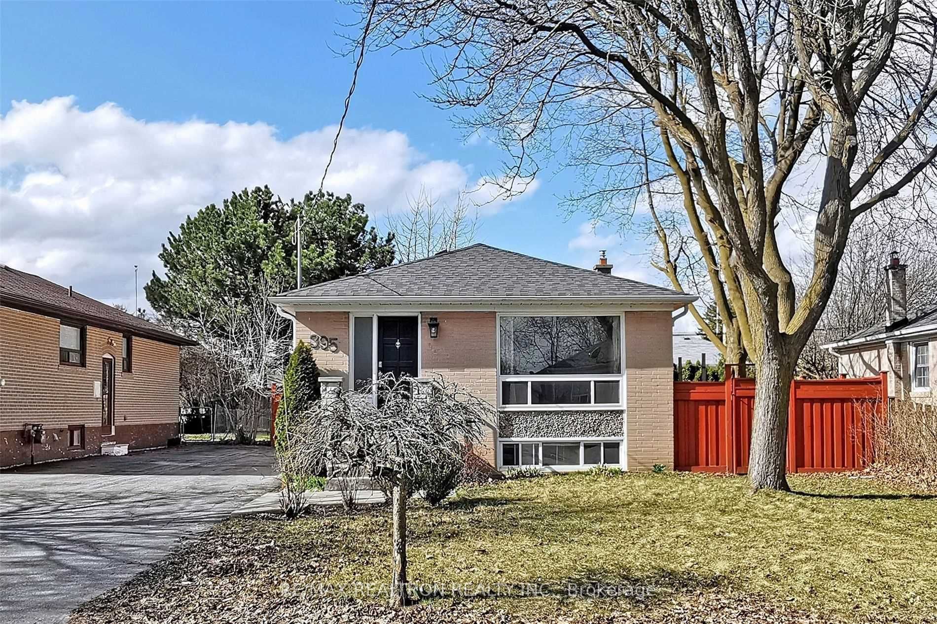 #upper - 395 Taylor Mills Drive Property Photo 1