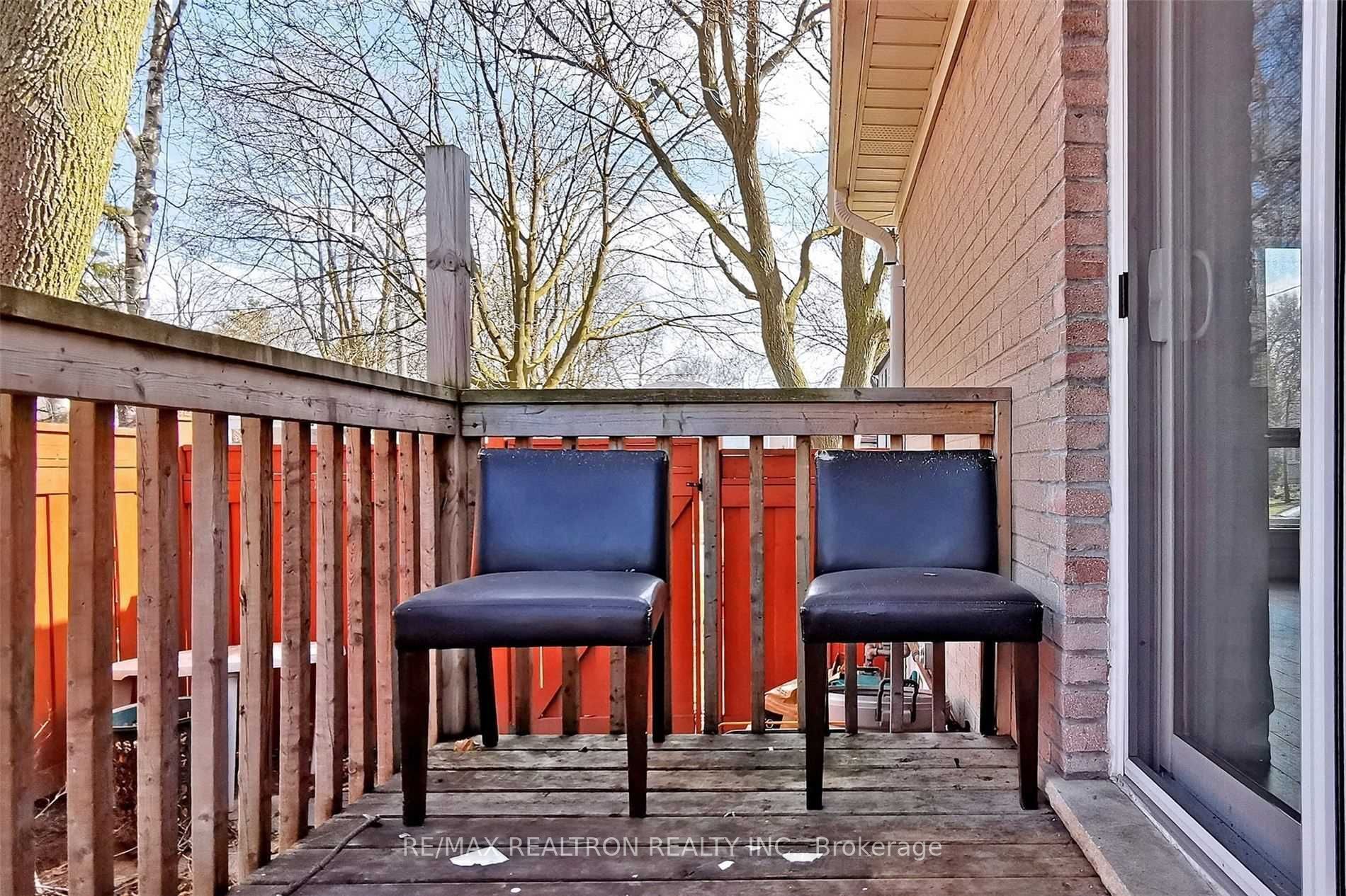 #upper - 395 Taylor Mills Drive Property Photo 5