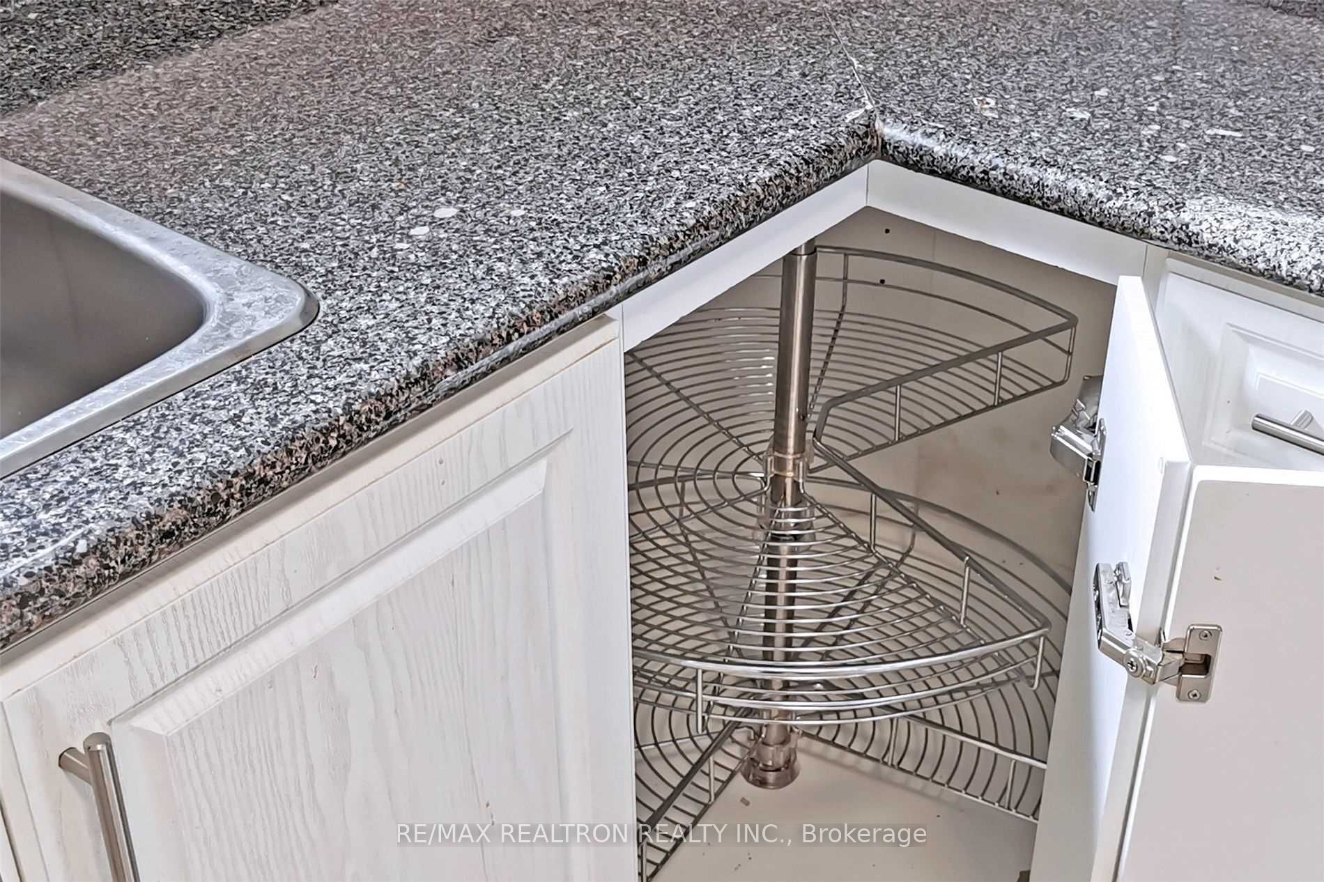 #upper - 395 Taylor Mills Drive Property Photo 6