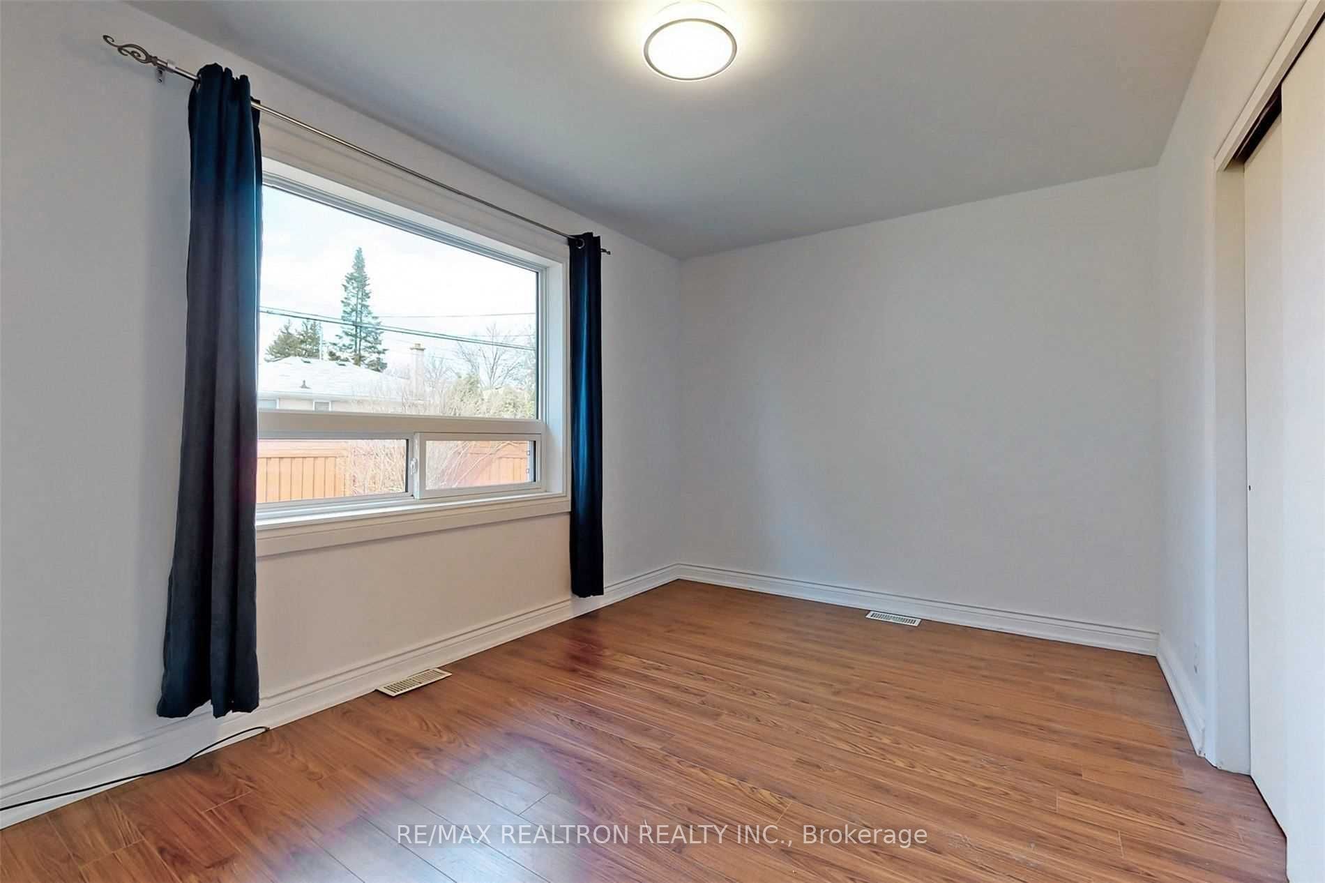 #upper - 395 Taylor Mills Drive Property Photo 16