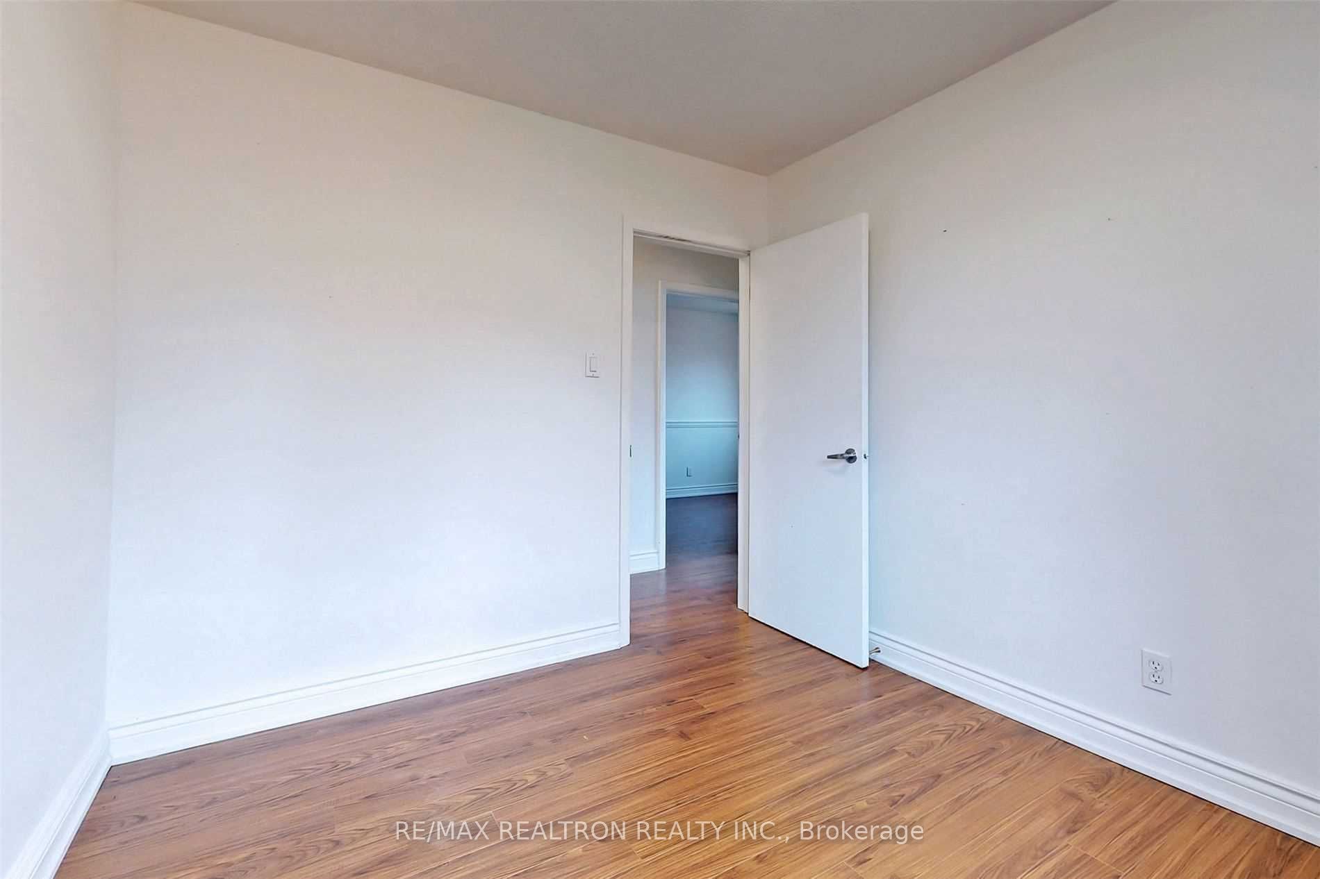 #upper - 395 Taylor Mills Drive Property Photo 19
