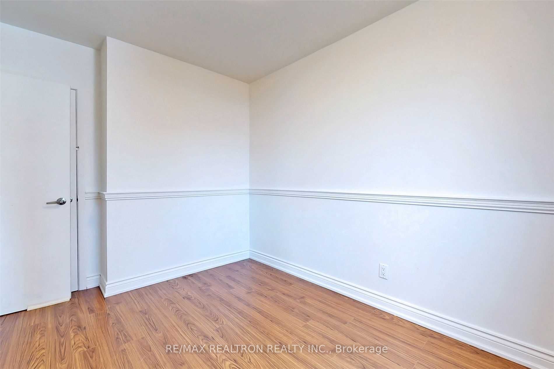 #upper - 395 Taylor Mills Drive Property Photo 21