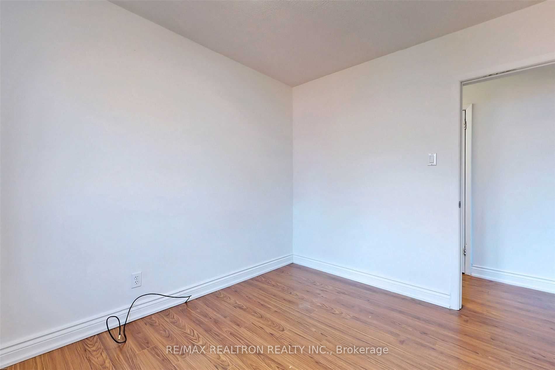 #upper - 395 Taylor Mills Drive Property Photo 22