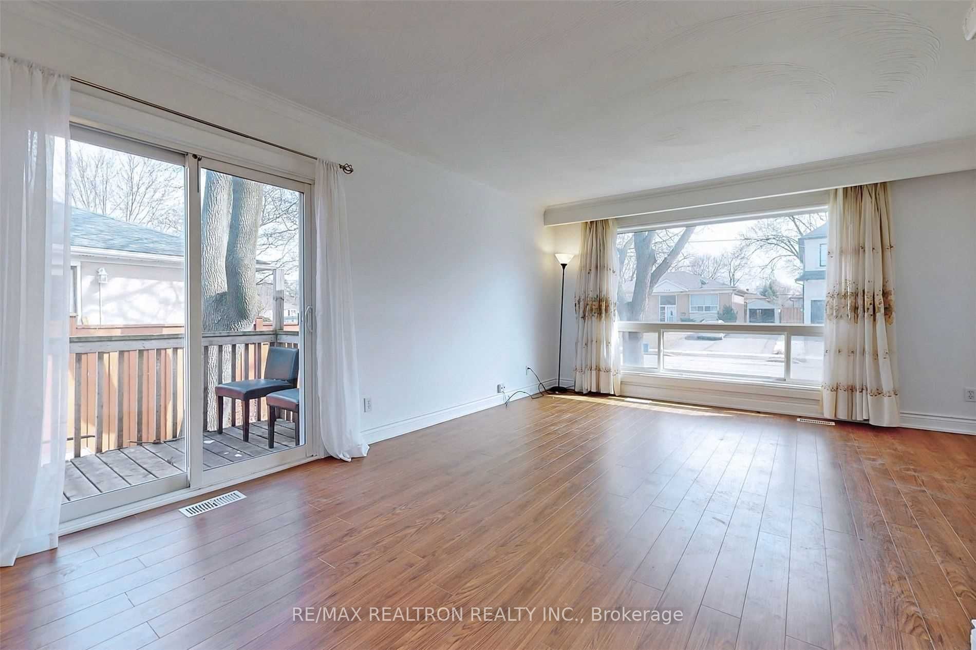 #upper - 395 Taylor Mills Drive Property Photo 26