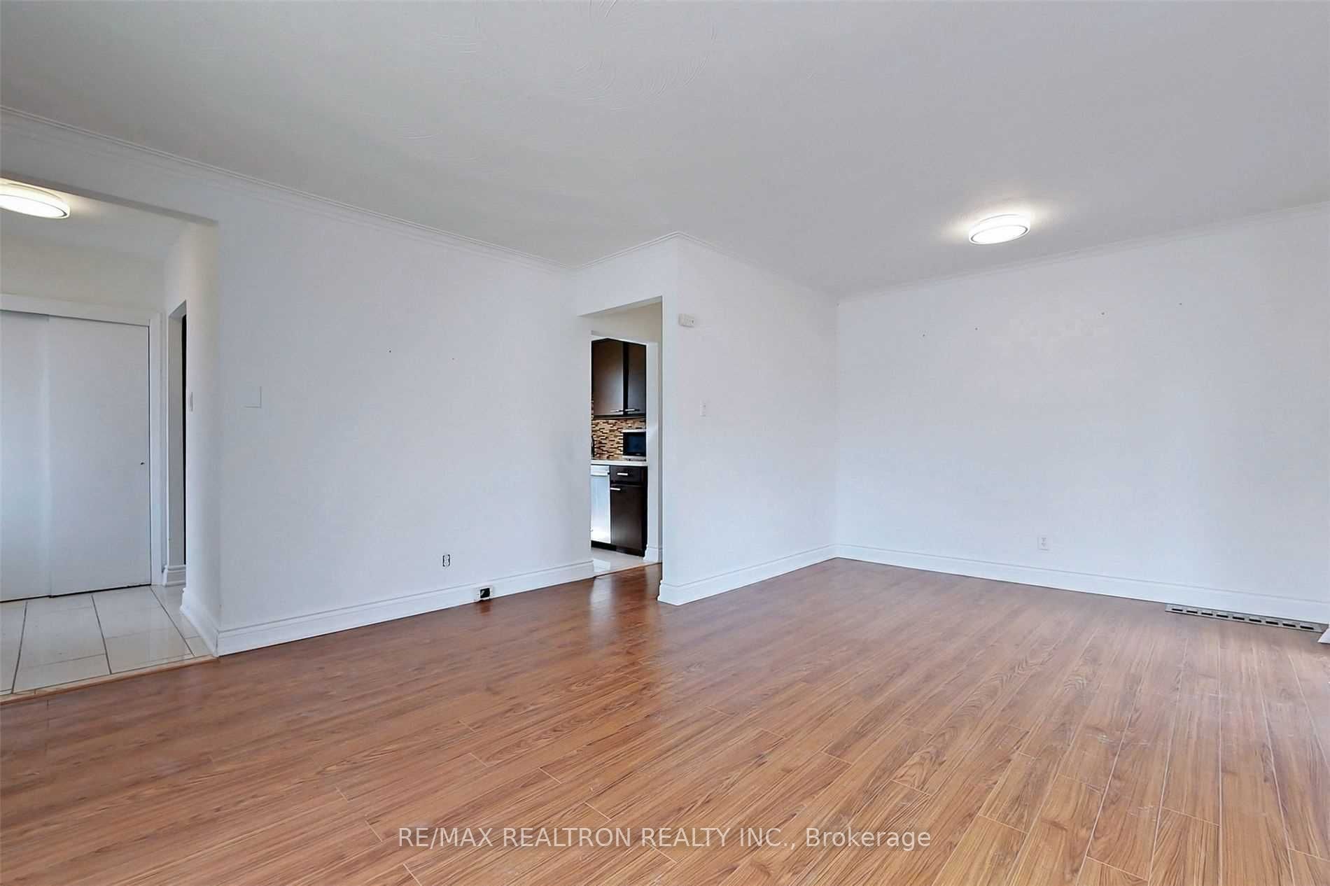 #upper - 395 Taylor Mills Drive Property Photo 27