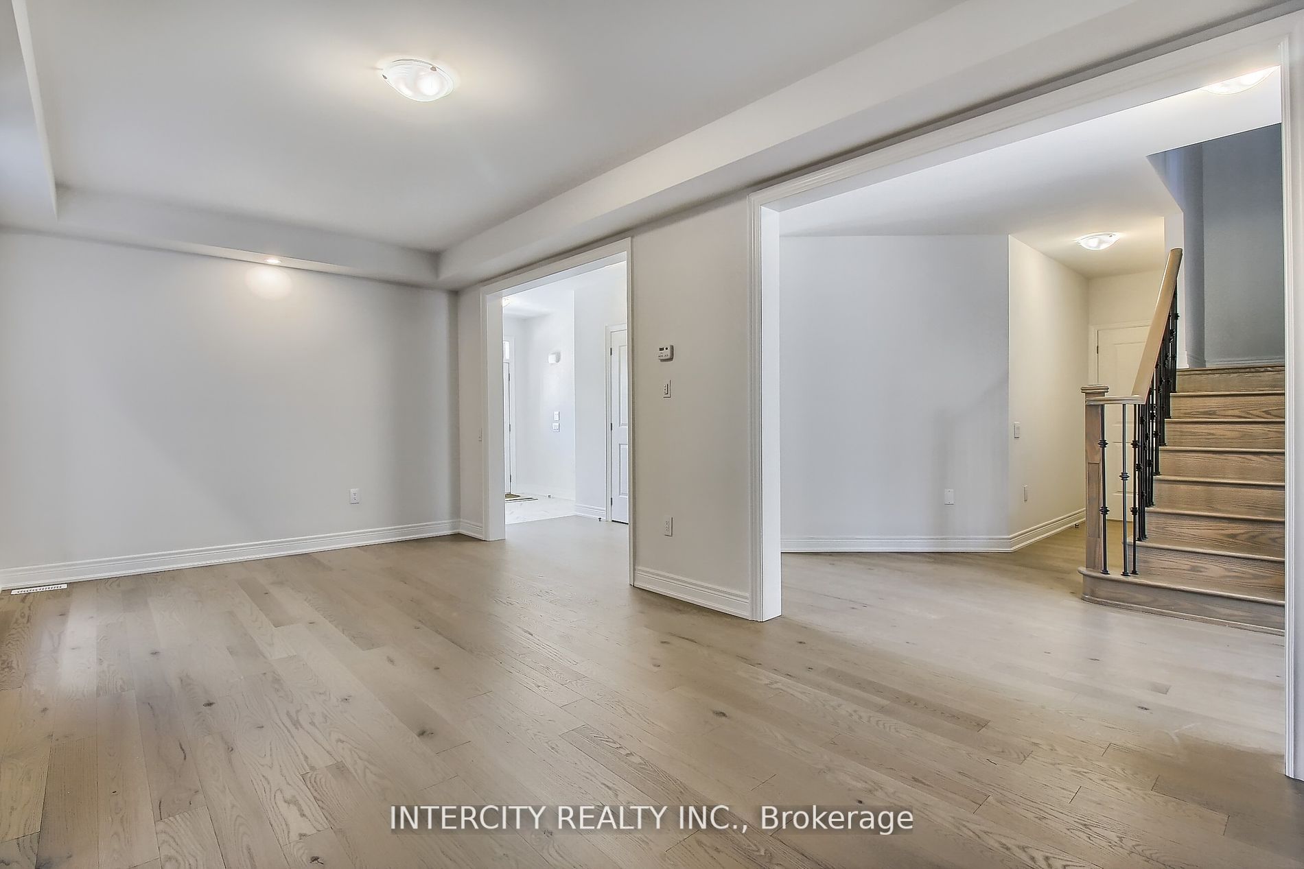 331 Seaview Heights Property Photo 5
