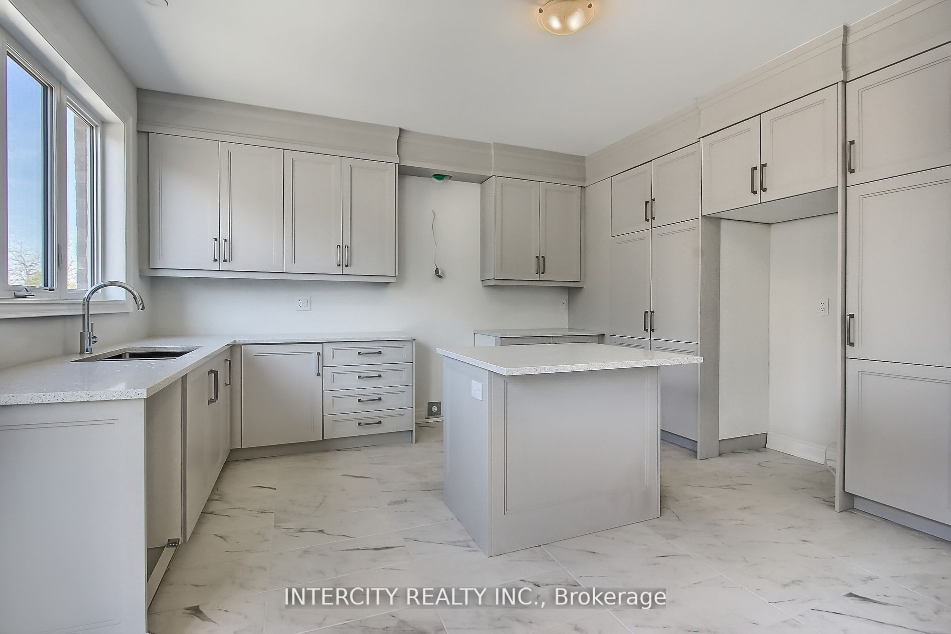 331 Seaview Heights Property Photo 7
