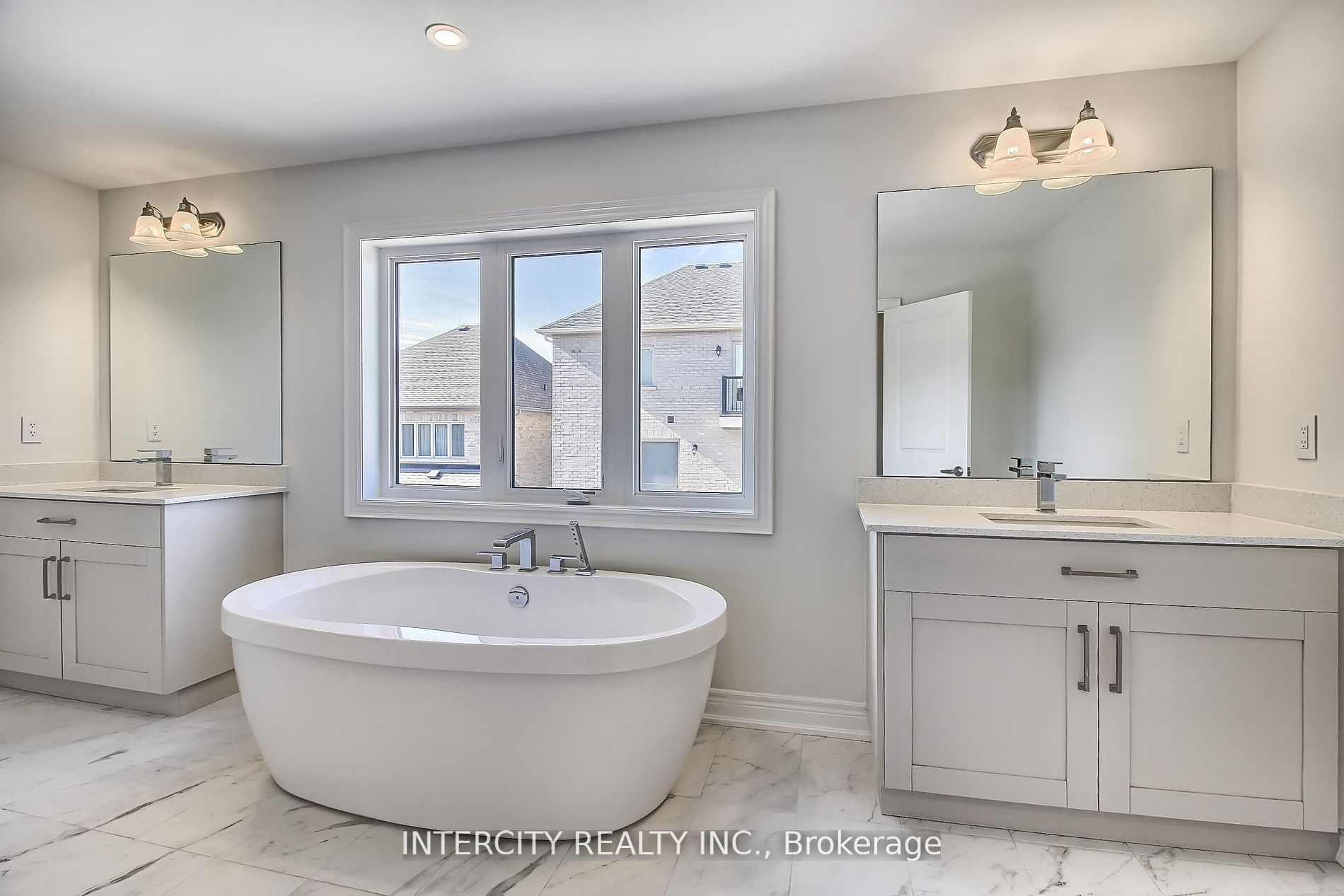 331 Seaview Heights Property Photo 26