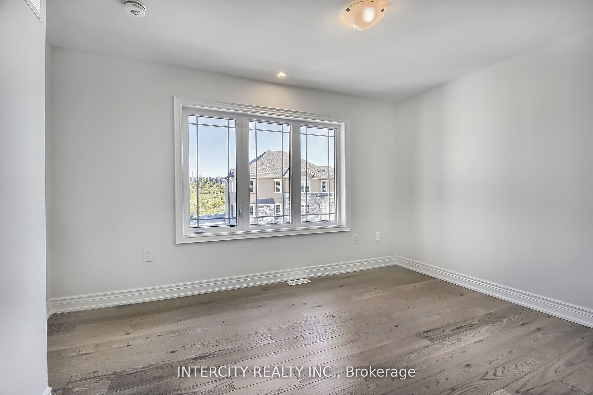 331 Seaview Heights Property Photo 32