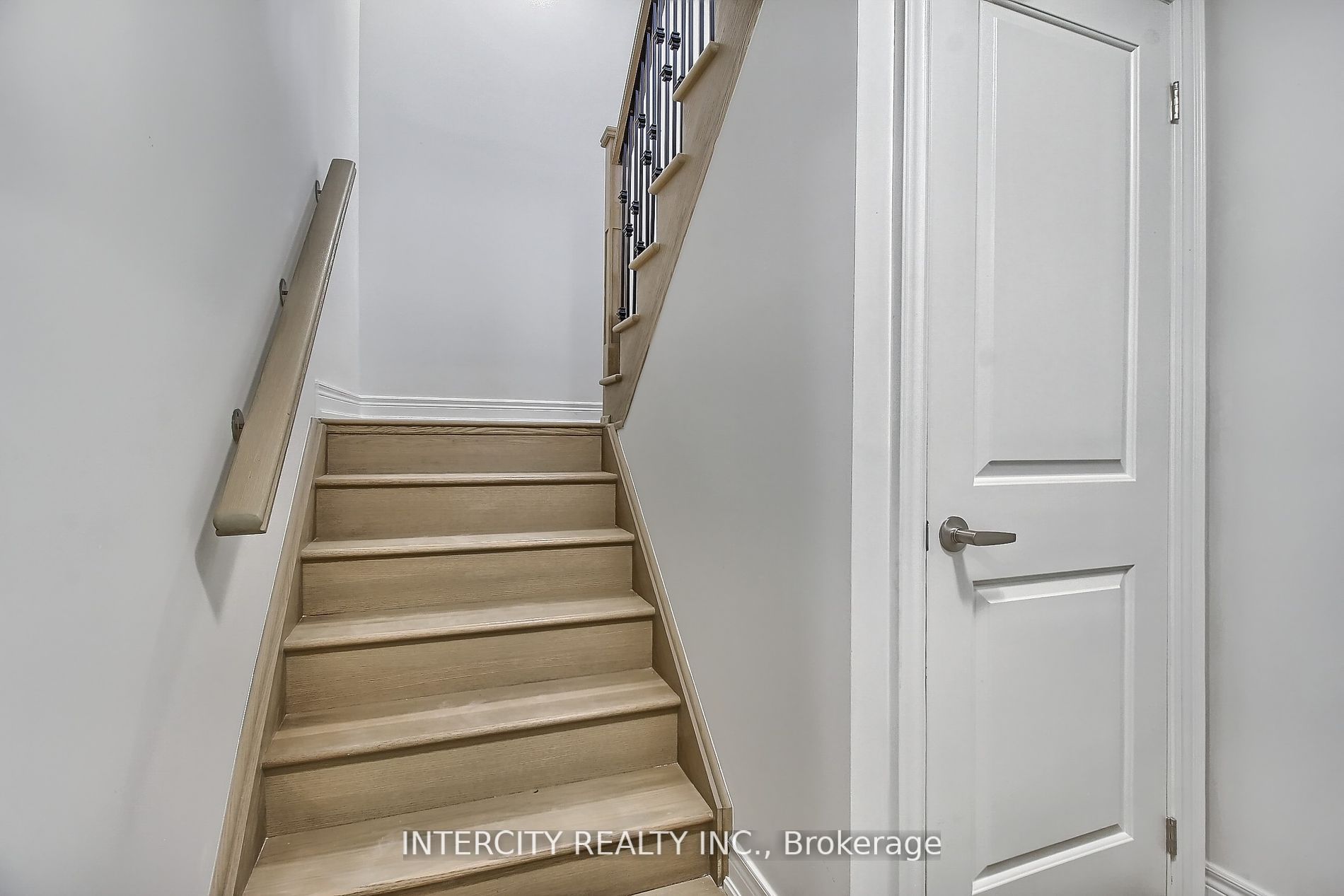 331 Seaview Heights Property Photo 37