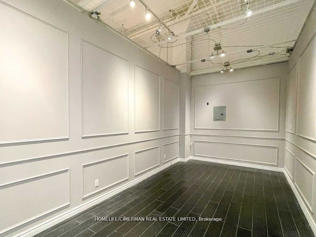 #145 - 7181 Yonge Street Property Photo 3