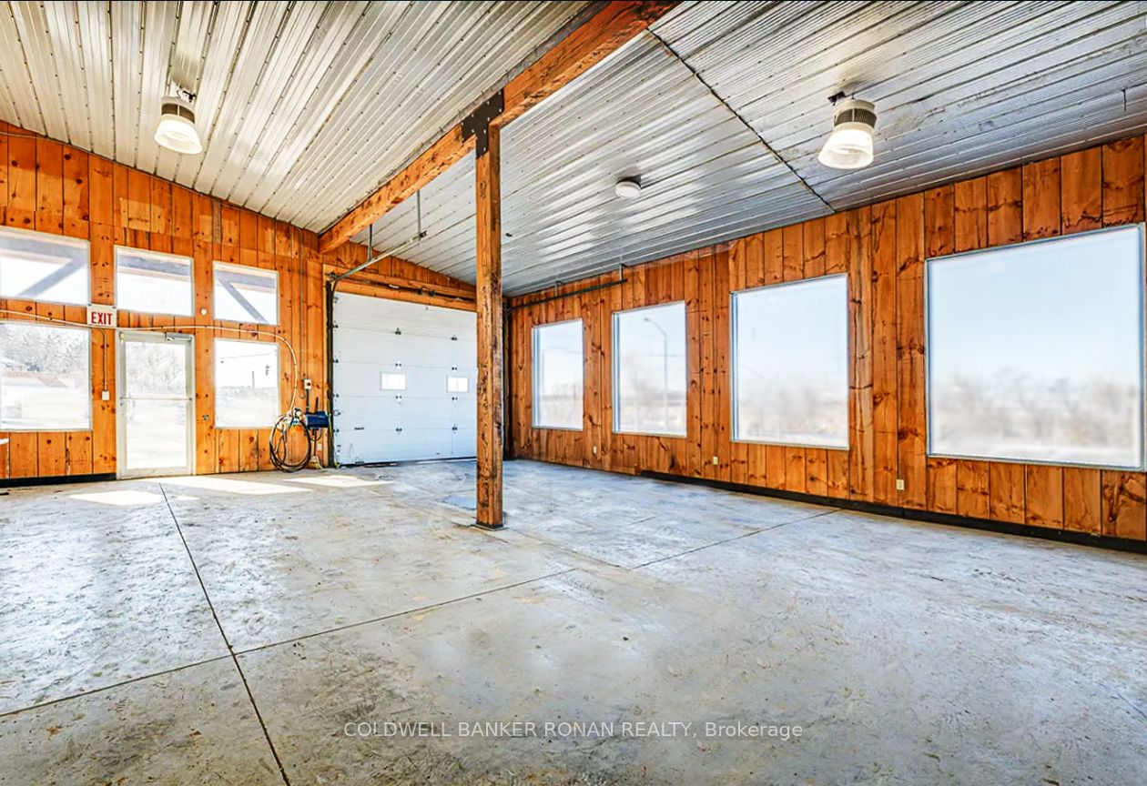 518 Main St Property Photo 3
