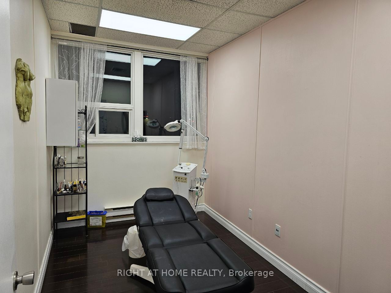 10670 Yonge St Property Photo 6