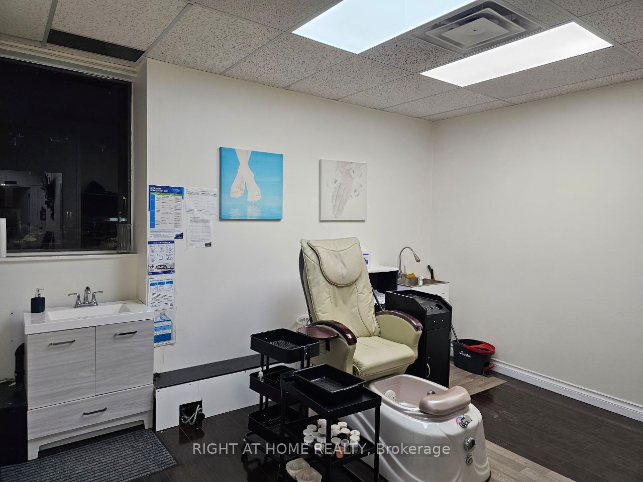 10670 Yonge St Property Photo 7