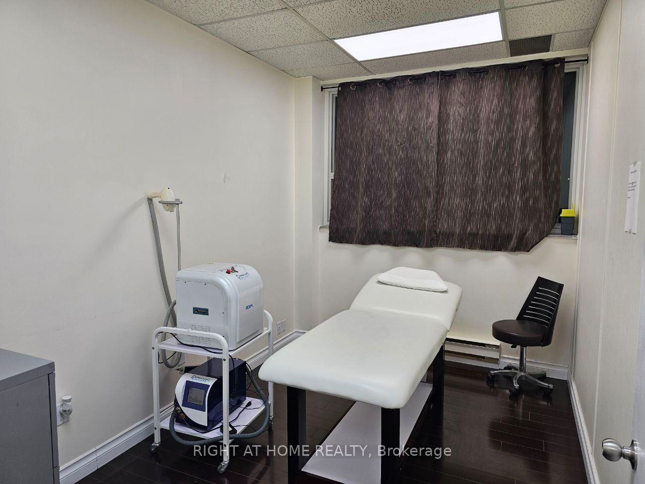 10670 Yonge St Property Photo 8