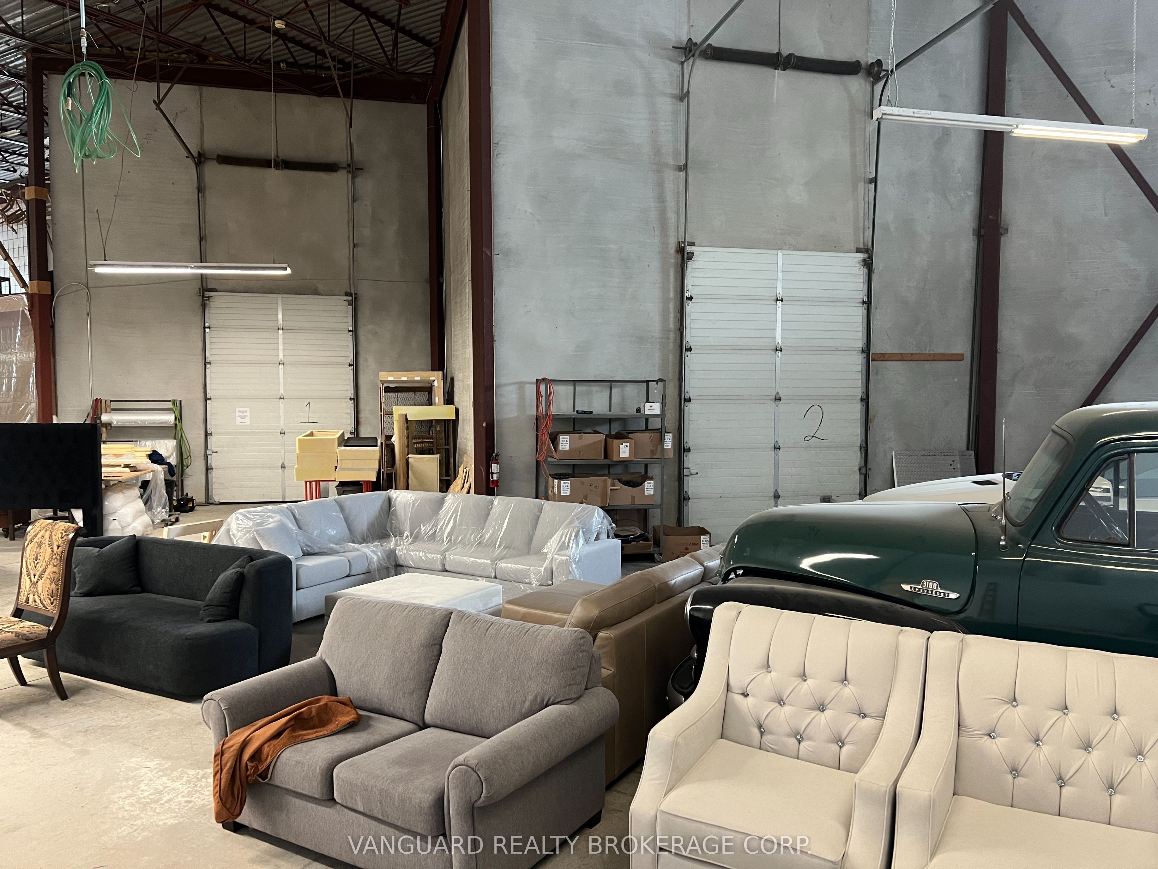 #e/ Mezz - 172 Chrislea Road Property Photo 4