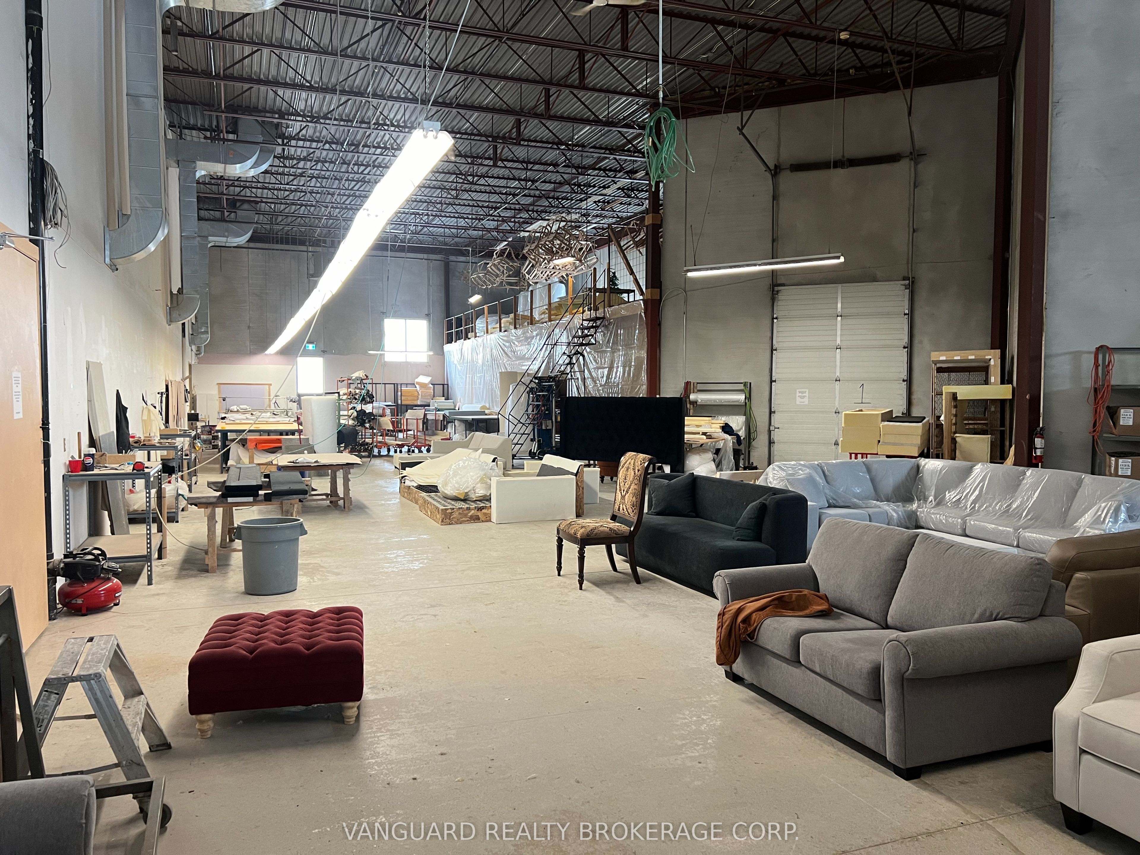 #unit E - 172 Chrislea Road Property Photo 3